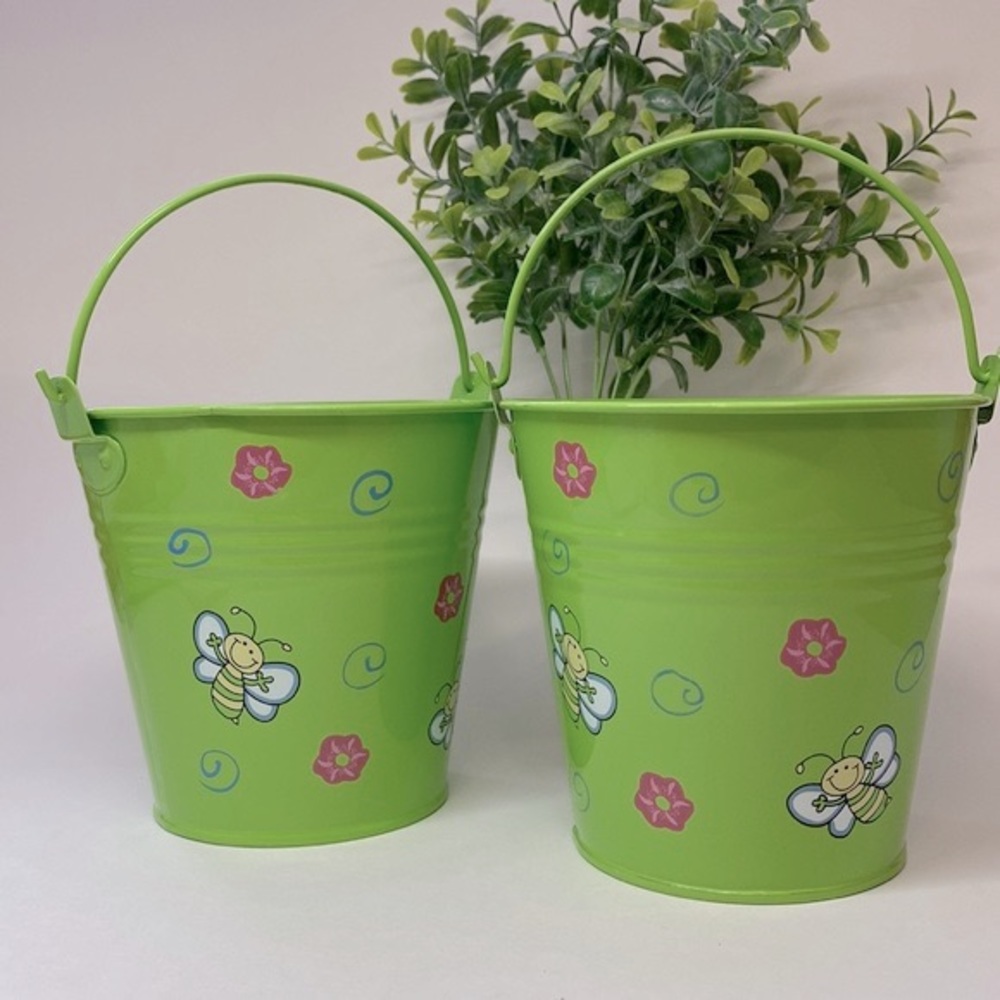 Set of 2 metal buckets NWT! Pretty floral and bee design